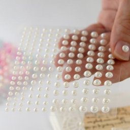 1 feuille d'autocollants de décoration de perles semi-circulaires en plastique pour bricolage