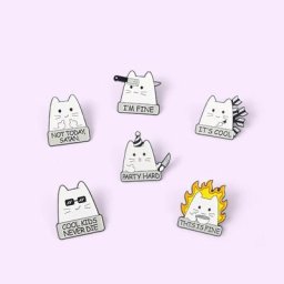 Broche couteau chat blanc en émail épingle en métal dessin animé Animal mignon humoristique
