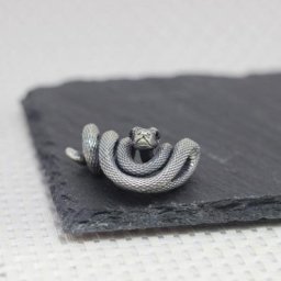 Calce pendentif en métal pour hommes et femmes personnalité de la mode collier vintage fête