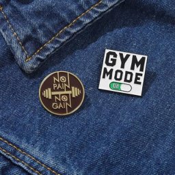 Broches de gymnastique MOOE en émail personnalisées haltère Keep Love sport et Fitness Badge à