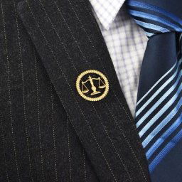 Qi Qi Wu vebra Balance Advocate Lawyer Brooch Justice and Equity Symdains for Men Shirt Jewelry