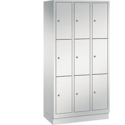 C+P Armoire à casiers sur socle CLASSIC, 3 compartiments, 3 casiers chacun, largeur compartiments 300 mm, gris clair