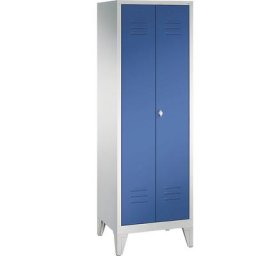 C+P Armoire de rangement sur pieds CLASSIC avec portes fermant l'une contre l'autre, 2 compartiments, largeur compartiments 300 mm, gris clair / bleu gentiane