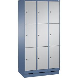 C+P Armoire à casiers sur socle EVOLO, 3 compartiments, 3 casiers chacun, largeur compartiments 300 mm, bleu distant / aluminium