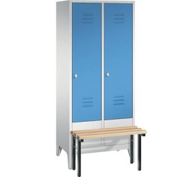 C+P Vestiaire CLASSIC avec banc frontal, 2 compartiments, largeur compartiments 400 mm, gris clair / bleu clair