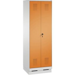 C+P Armoire de ménage et d'entretien EVOLO, cloison médiane raccourcie, 6 patères, compartiments 2 x 300 mm, avec socle, gris clair / orange jaune