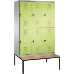 C+P Penderie EVOLO à deux étages, avec banc, 3 compartiments, 2 casiers chacun, largeur compartiments 400 mm, aluminium / vert