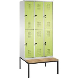 C+P Penderie EVOLO à deux étages, avec banc, 3 compartiments, 2 casiers chacun, largeur compartiments 300 mm, gris clair / vert