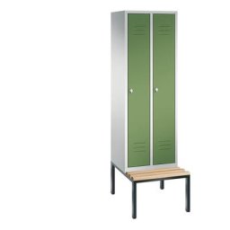 C+P Vestiaire CLASSIC avec banc monté en dessous, 2 compartiments, largeur compartiments 300 mm, gris clair / vert réséda