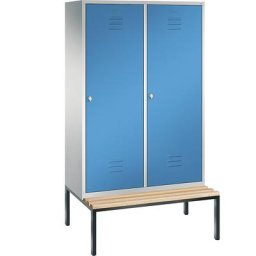 C+P Penderie CLASSIC avec banc inférieur, porte au-dessus de 2 compartiments, 4 compartiments, largeur compartiments 300 mm, gris clair / bleu clair