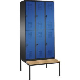 C+P Penderie EVOLO à deux étages, avec banc, 3 compartiments, 2 casiers chacun, largeur compartiments 300 mm, gris noir / bleu gentiane