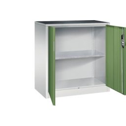 C+P Armoire d'atelier hauteur bureau à portes battantes, largeur x profondeur 930 x 500 mm, gris clair / vert réséda