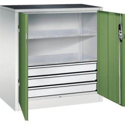 C+P Armoire d'atelier hauteur bureau avec portes battantes et tiroirs, h x l x p 1000 x 930 x 500 mm, gris clair / vert réséda