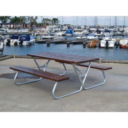Ensemble bancs et table brun miel, L x p h.t. 1800 x 1800 mm, sans dossier