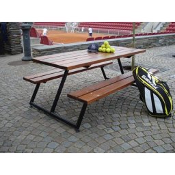 Ensemble bancs et table sans dossier, piétement en acier noir, lattes en bois