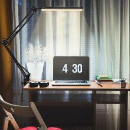 SWANEW 10W Lampe de Bureau LED avec Clamp,Protection des Yeux, Bras Métallique Pliable et Rotatif
