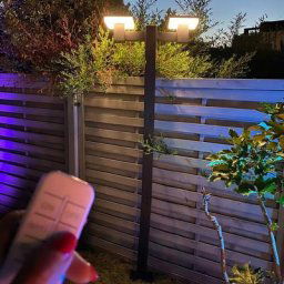 Lampadaire solaire Led SUN–2000 - Hauteur 2m - 200 à 2000 lumens - Télécommandable - Variation de