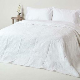 Homescapes - Couvre-lit blanc matelassé motif en relief arabesques florales - 260 x 260 cm - Blanc