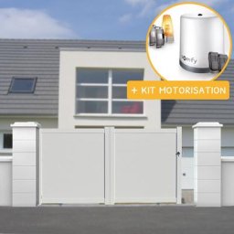 Portail aluminium coulissant plein en kit + Motorisation dimension L.3000 (entre piliers) x H.1500