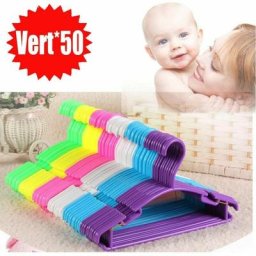 Lot de 50 cintres pour bébé vert en plastique sur crochet 27x15 cm