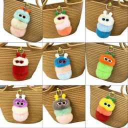 Porte-clés animal en peluche avec posture mignonne pendentif en fourrure de beurre métal