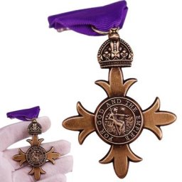 Badge commémoratif de la reine royale écusson commémoratif de la reine écusson de pièce de