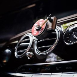 Clip de parfum de voiture désodorisant pour Audi A4 A3 Q5 Mercedes Benz W211 W204 W212 BMW E39 E46