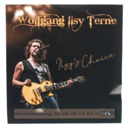 Pyramid Wolfgang Ilsy Terne Singature