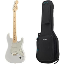 Fender Player Series Strat MN Bundle