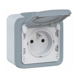 Prise de courant étanche avec clapet de protection IP55 complet saillie Plexo