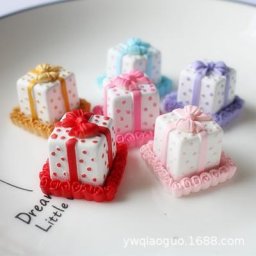 Aimant de réfrigérateur en résine 3D simulation de nourriture gâteau coloré boîte-cadeau mini