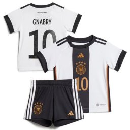 Kit bébé domicile Allemagne avec impression Gnabry 10