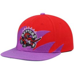 Mitchell & Ness pour homme rouge/violet Toronto Raptors Hardwood Classics Sharktooth Snapback Hat