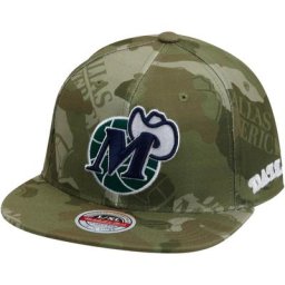 Casquette ajustée extensible camouflage ton sur ton NBA Hardwood Classics de Dallas Mavericks par Mitchell & Ness - Unisexe