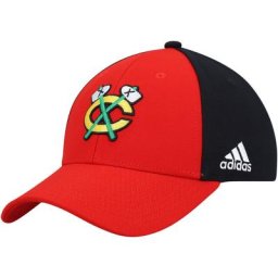Casquette ajustable adidas rouge/noir des Chicago Blackhawks pour hommes