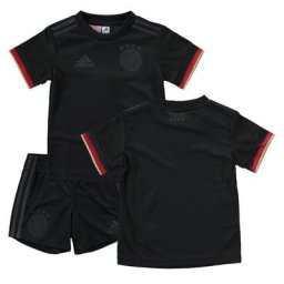 Kit bébé Allemagne extérieur 2021-22