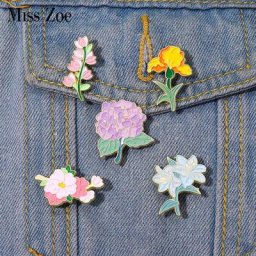 Épingles en émail de fleurs de mois pour enfants broche de fleur de pêche insigne de revers