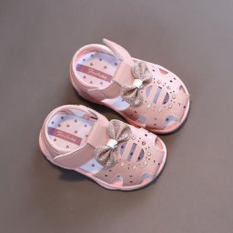 Chaussures d'été à l'offre elles souples pour bébés sandales enveloppées sur le devant chaussures