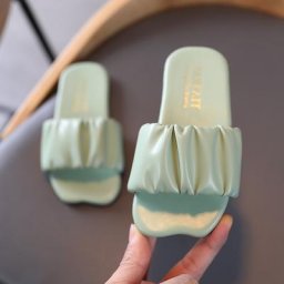 Sandales d'Été Plissées à Volants pour Fille Jolies Pantoufles de Plage pour Bain et Natation