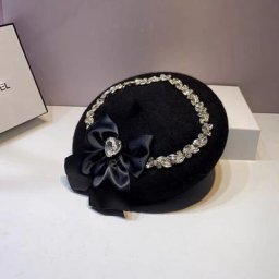 Béret de Marque Française en Laine Chaude pour Femme Chapeau Rétro avec Décoration en Clip D.lique