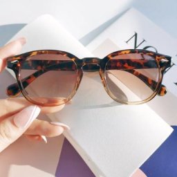 Lunettes de soleil tendance pour hommes et femmes marque de luxe petites lunettes de plage pour