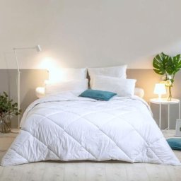 Couette Ultra Légère 150g/m2 - 200x200cm Bleu Calin