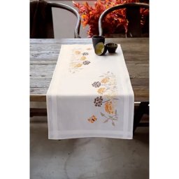 Chemin de table à broder « herbes et fleurs »