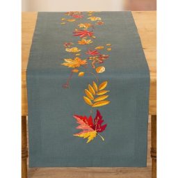 Chemin de table à broder « feuille d'automne et baies »