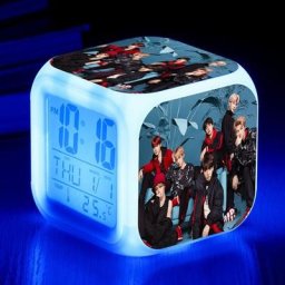 Bts réveil numérique(C), lumières colorées réveil Horloge carrée, Meilleur Cadeau pour garçons et