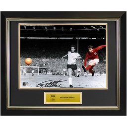 Sir Geoff Hurst Photo officielle de la coupe du monde de la FIFA signée Angleterre : 1966 Final Goal - Encadrée