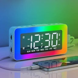 Réveil Numérique avec 2 Réveils, Miroir Horloge Numérique LED avec 8 Modes Lumière, Snooze, Aide au