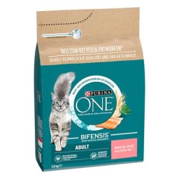 Lot de croquettes PURINA ONE pour chat - saumon, céréales complètes (3 x 2,8 kg)