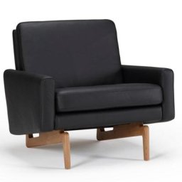 Fauteuil design scandinave EGSMARK piétement en chêne cuir noir