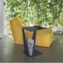 Table porte-revues VOGUE acier couleur bleu sablé